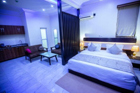Apartment 79 Hotel & Suite